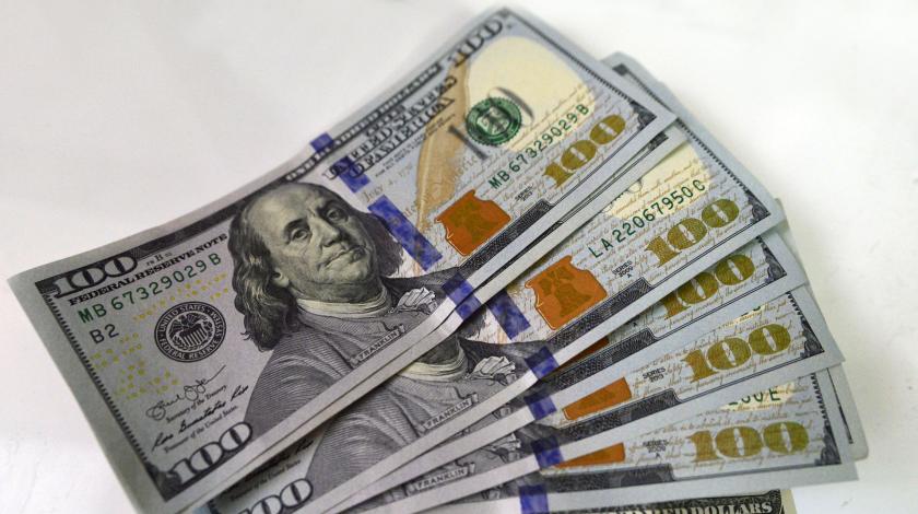 Paytaxt sakinini aldadaraq 10 min dollarını alan şəxs saxlanıldı