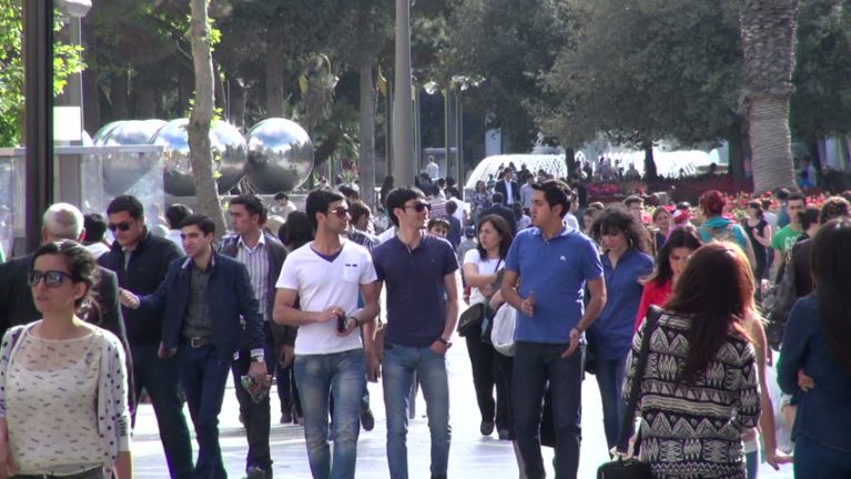 Bakı əhalisi 4 ayda 6357,1 milyon xərcləyib