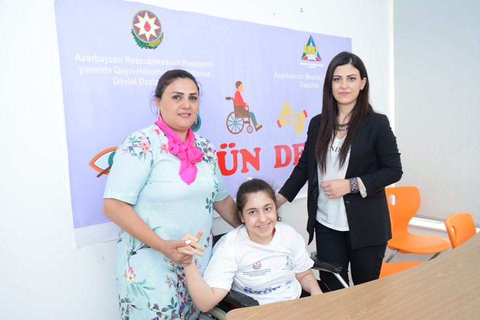 “Özün de” fiziki məhdud şəxslərə psixoloji dəstək