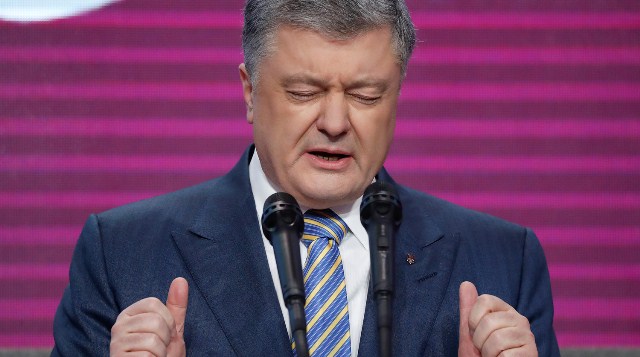 Poroşenkoya qarşı cinayət işi açıldı