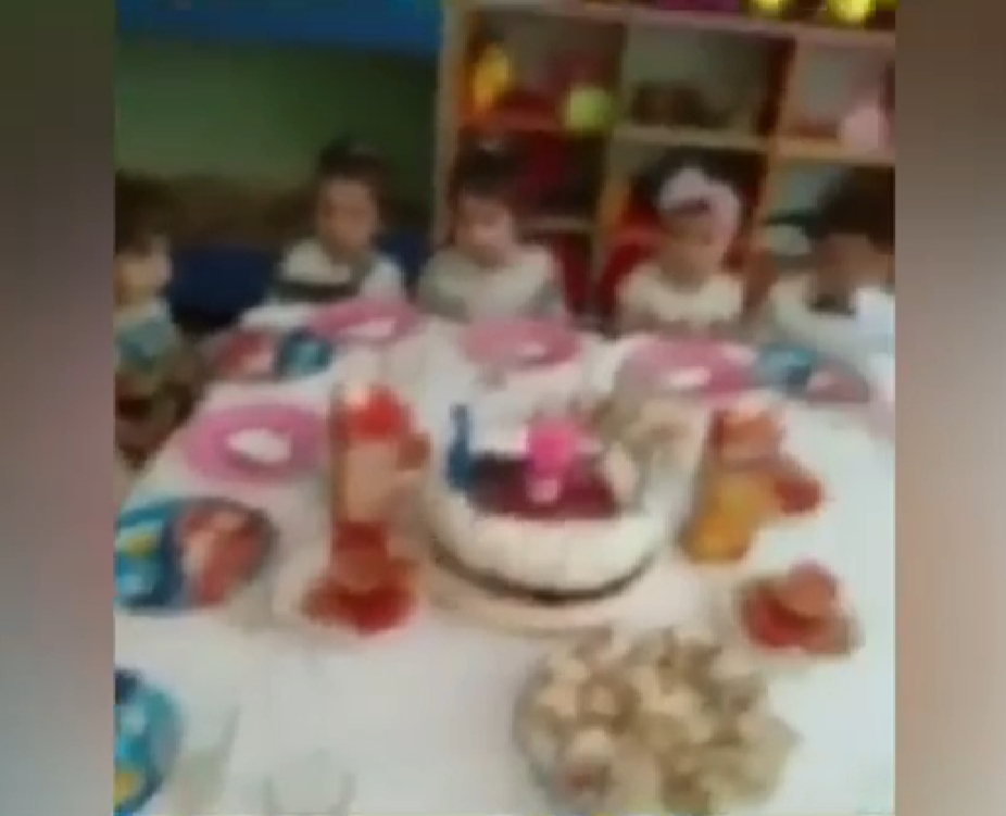Zığda bağça tərbiyəçisi uşağı döydü - VİDEO