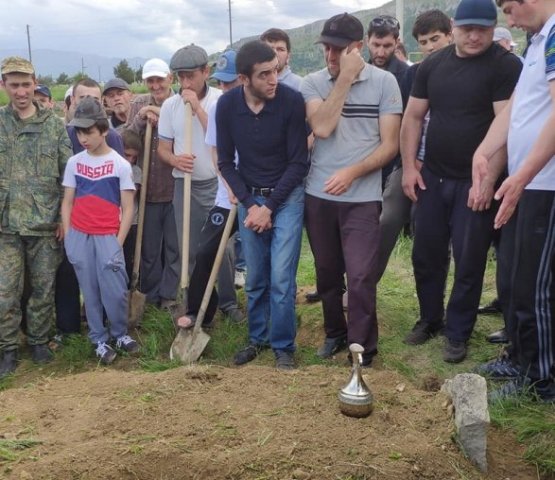 Hacı Muradın Azərbaycandan oğurlanan qalıqları Dağıstanda dəfn edildi - FOTO