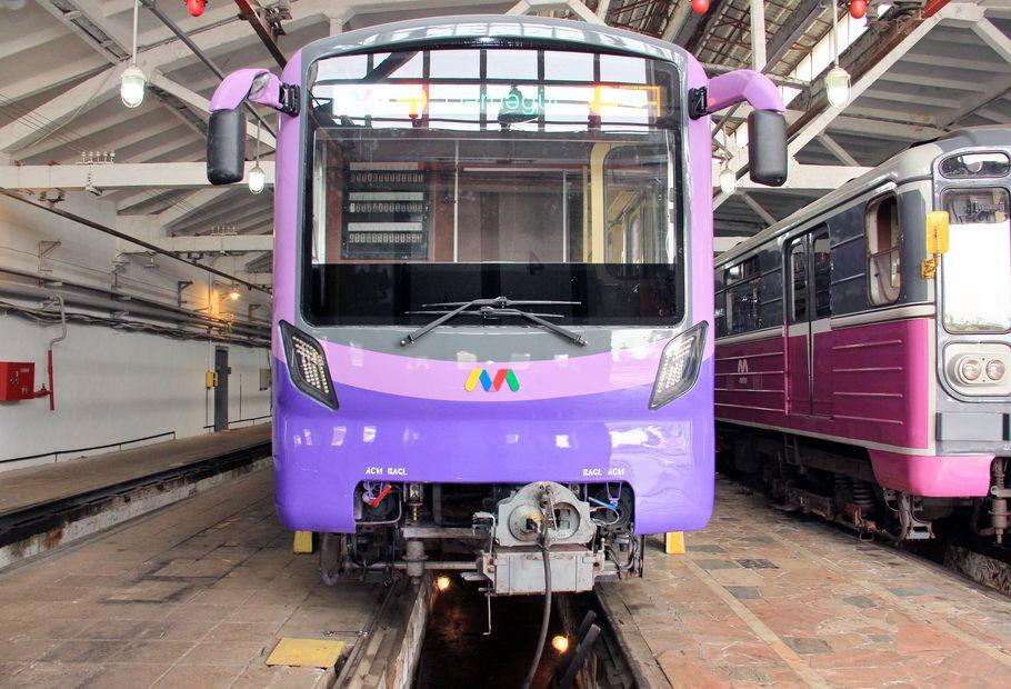 Bakı metrosu yeni qatarlar aldı