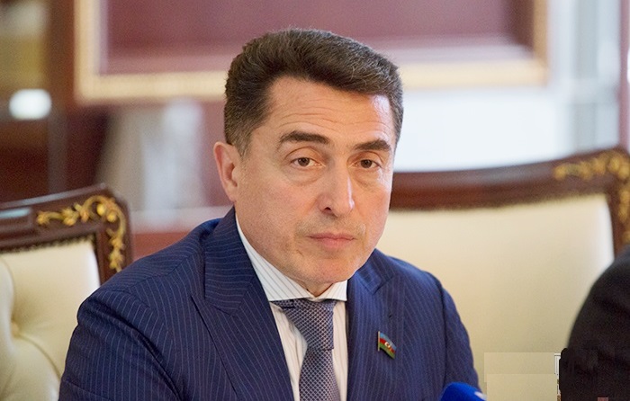 Əli Hüseynlinin komitəsi 4 sənədi müzakirə etdi  
