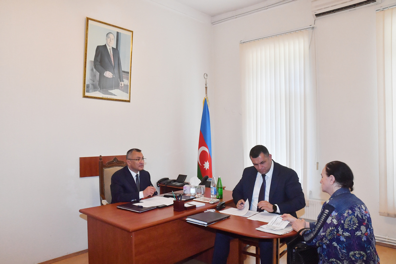 Rövşən Rzayev vətəndaşları qəbul etdi