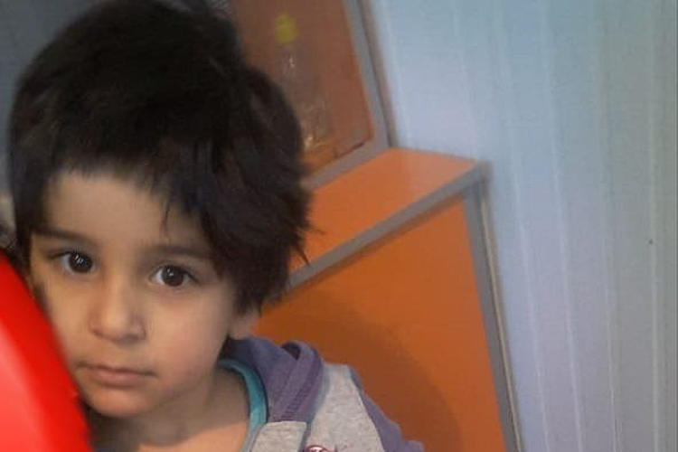 Bakıda 3 yaşlı qız itkin düşdü 