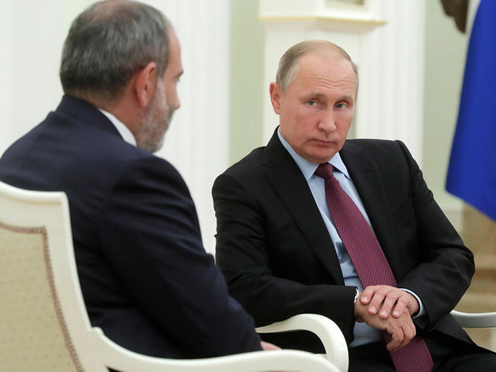 Putin Paşinyanla Qarabağdan danışdı