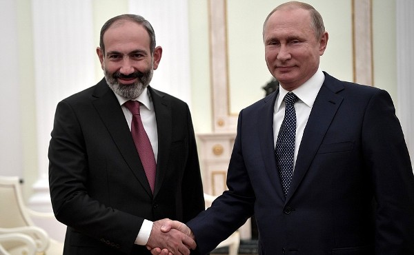Paşinyan Putindən yeni silahlar istəyir