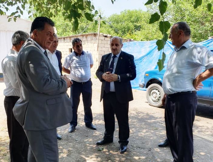 Deputat seçicilərinə kömək ediləcəyinə söz verdi