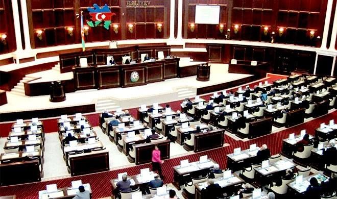 Deputatlar büdcənin icrasına “HƏ” dedi