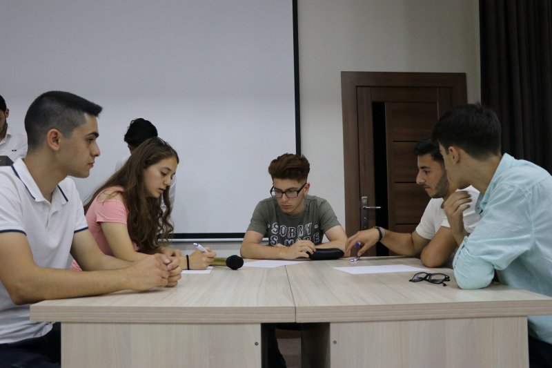 Qərbi Kaspi Universitetində “STEM plyus” bilik olimpiadası keçirilib