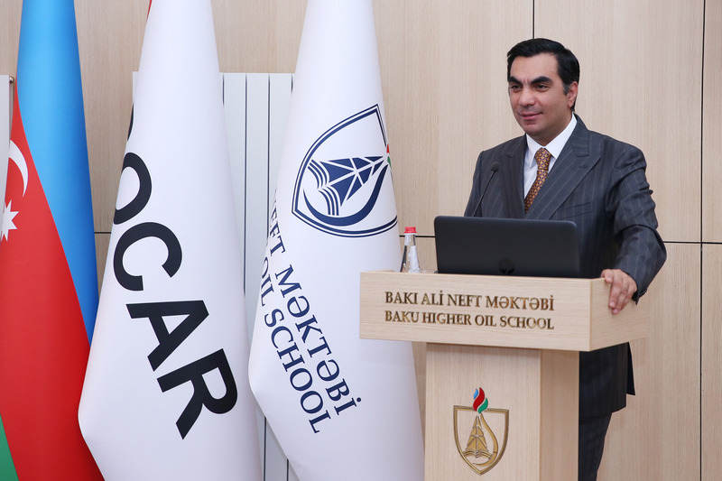 Bakı Ali Neft Məktəbində hesabat verildi