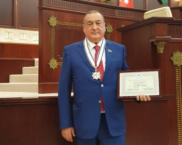 Deputat Eldar Quliyev təltif olundu  