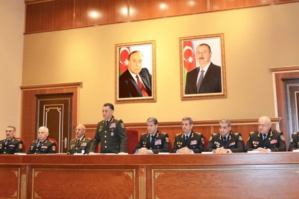 Ramil Usubov kollektivlə vidalaşdı, Vilayət Eyvazov təqdim edildi