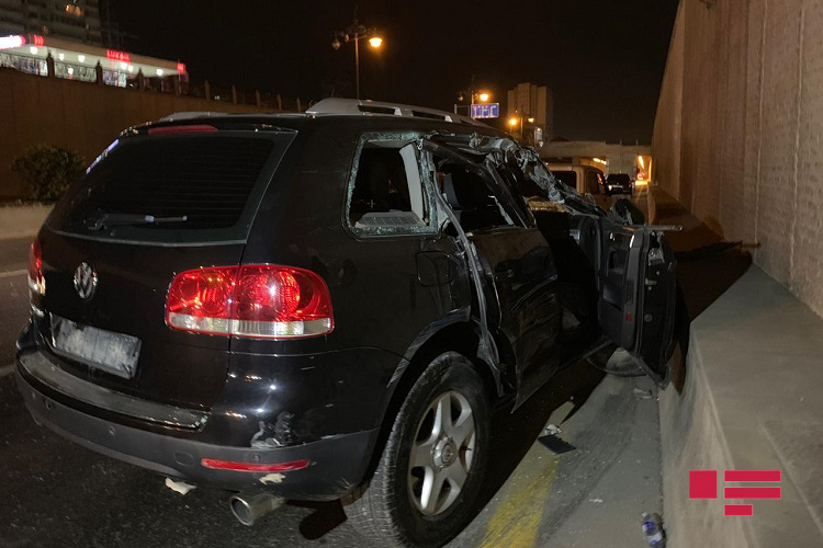Bakıda “Volkswagen” yük maşınına çırpıldı