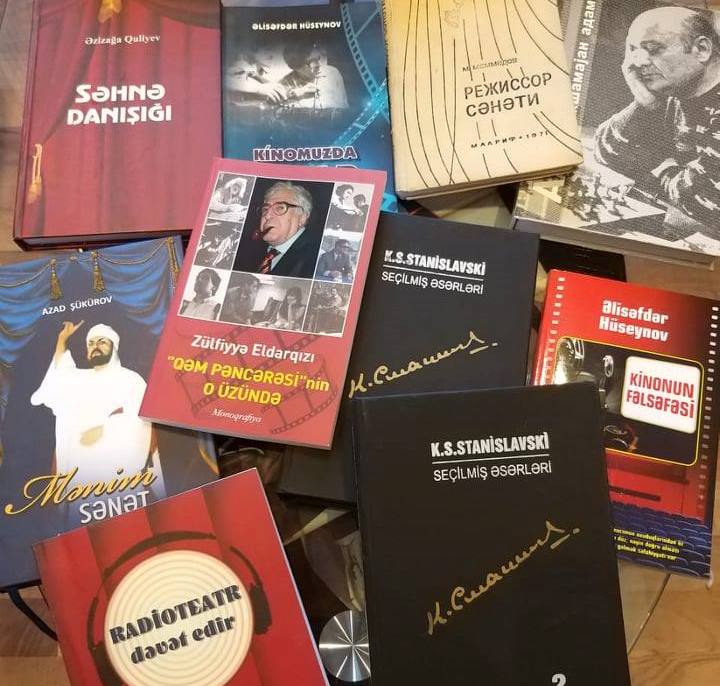Naxçıvan Dövlət Universiteti tələbələrinə kitab sovqatı...