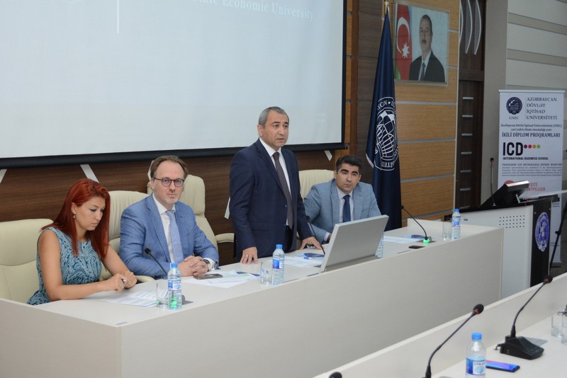 UNEC ikili diplom proqramlarının sayını artırdı  