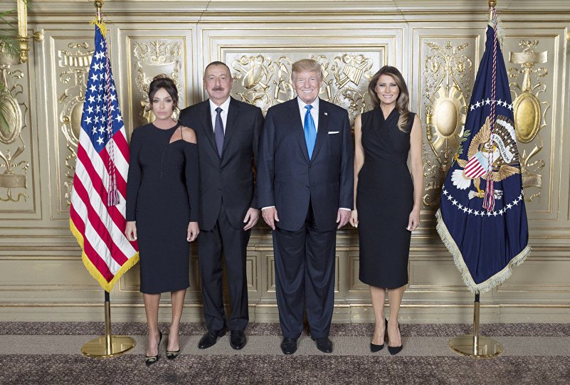 İlham Əliyev Donald Trampı təbrik etdi  