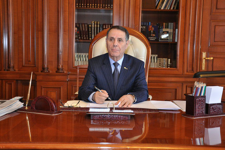 Novruz Məmmədov yenidən sədr seçildi