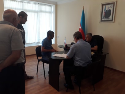 Deputat seçicilərini dinlədi