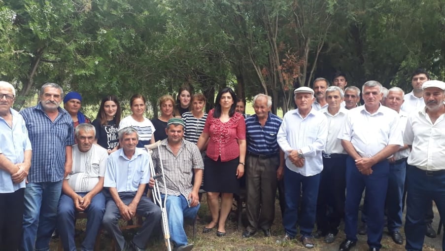 Deputat seçicilərini dinlədi  