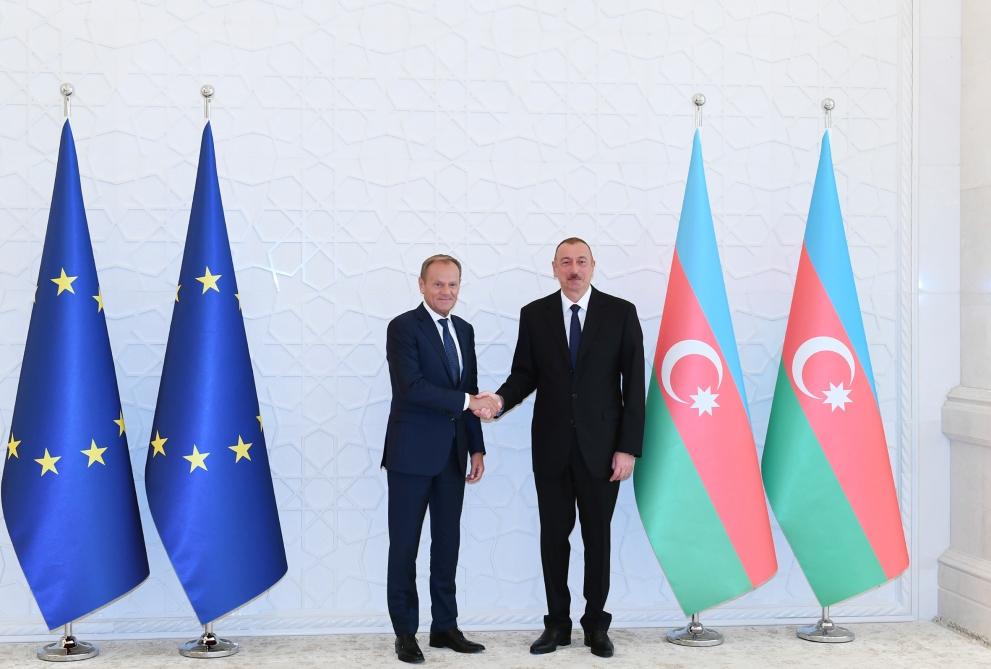 İlham Əliyev və Donald Tusk mətbuata bəyanatlarla çıxış ediblər