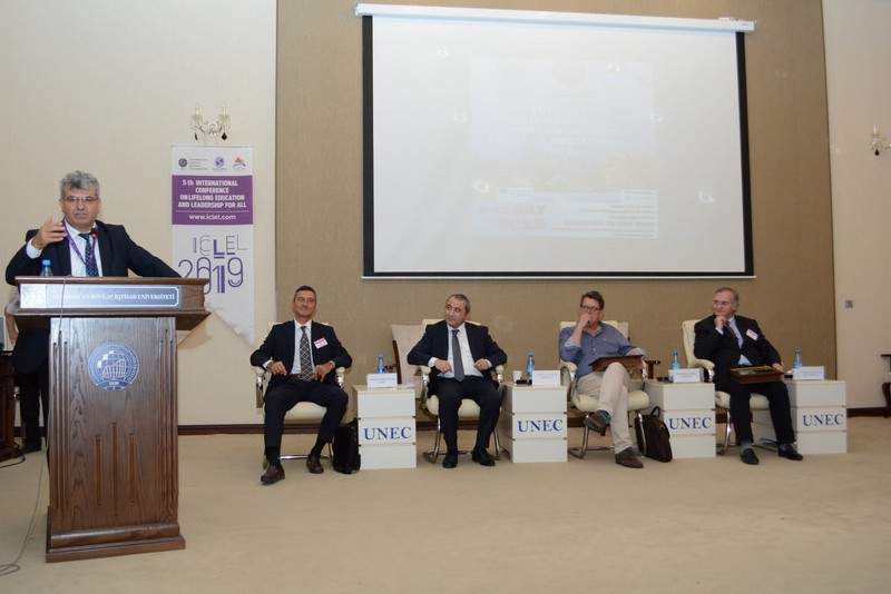 “Ömürboyu təhsil və liderlik” - UNEC-də