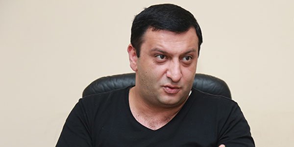 Müşfiq Abbasovun 140 minlik evi əlindən alındı