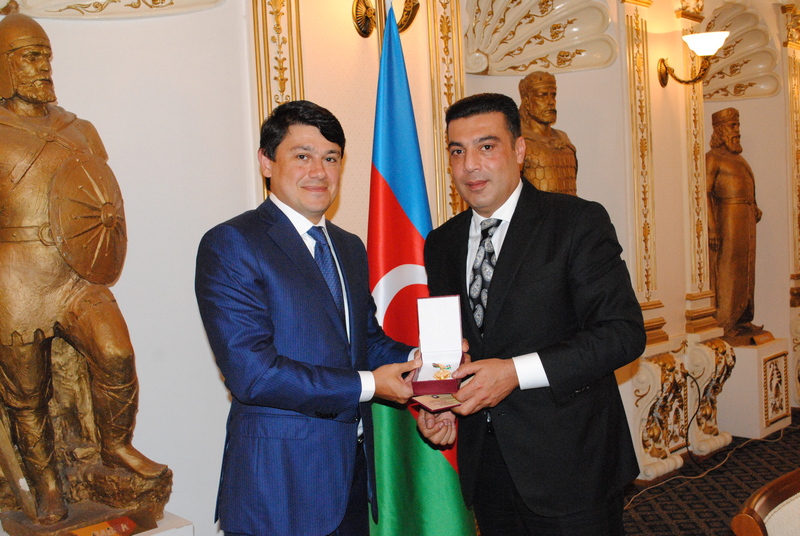 Diaspor Komitəsində Cümhuriyyət varislərinə “Yubiley medalı” verildi - FOTOIAR