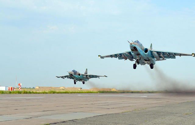 Azərbaycanın Su-25 hücum təyyarələri döyüş atışlı uçuşlar edib