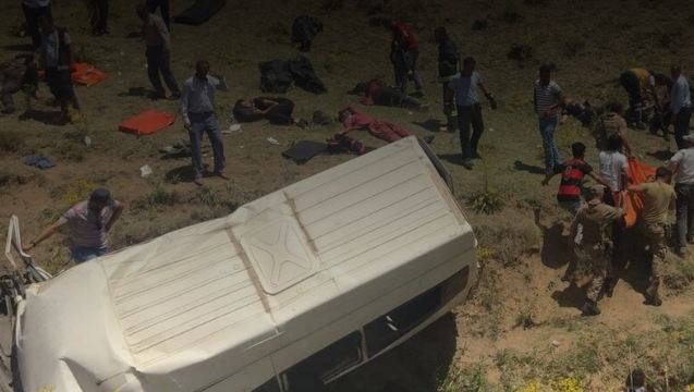 Türkiyədə miqrantları daşıyan avtobus AŞDI: 15 ölü, 27 yaralı - VİDEO