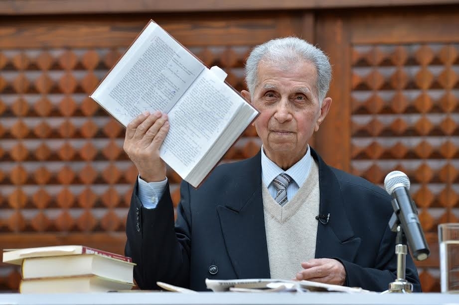 Jurnalistika fakültəsinin dekanı və professor “Şirməmməd Hüseynov mükafatı”nı ALQIŞLADILAR