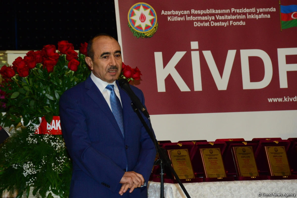 “Bu gün mətbuat dövlətin himayəsində və qayğısında olmalıdır” - Əli Həsənov