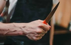 Bakıda bacısı təhqir edilən şəxs bıçaqlandı