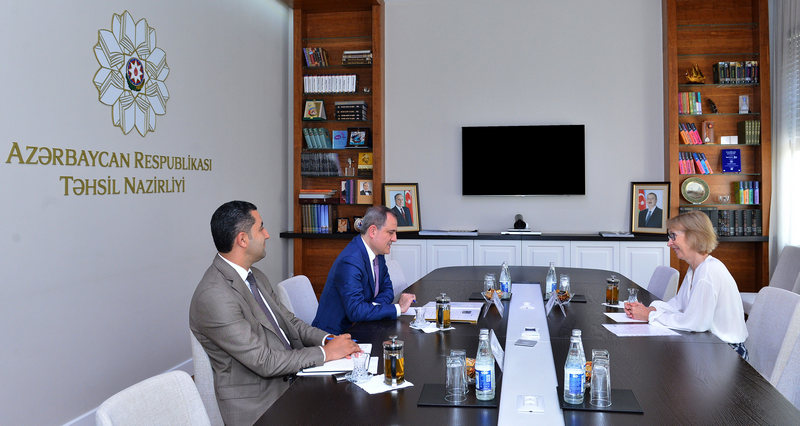 Ceyhun Bayramov Böyük Britaniyanın Azərbaycandakı səfiri ilə görüşdü