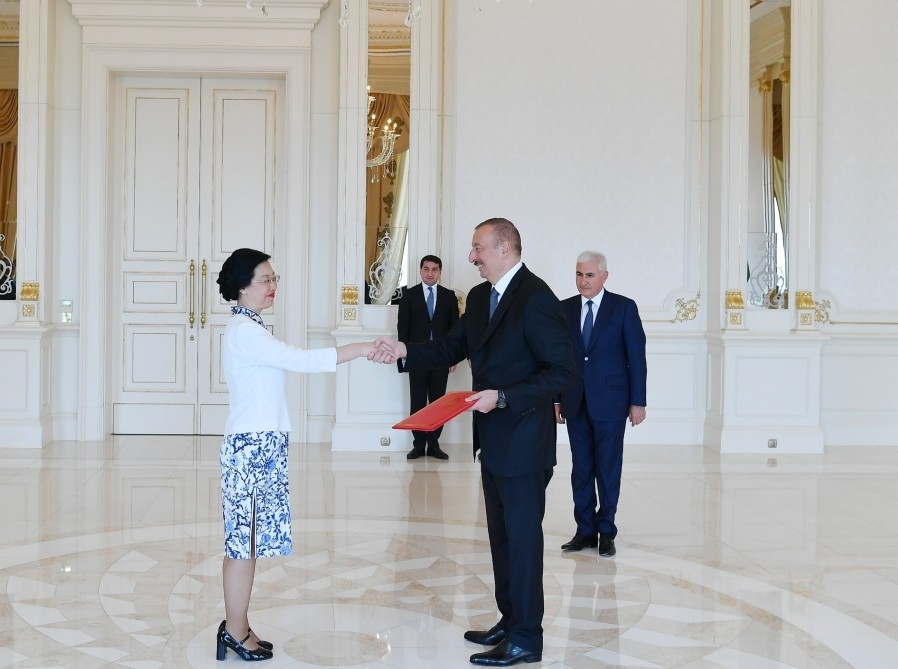 İlham Əliyev Çinin yeni səfirinin etimadnaməsini qəbul etdi