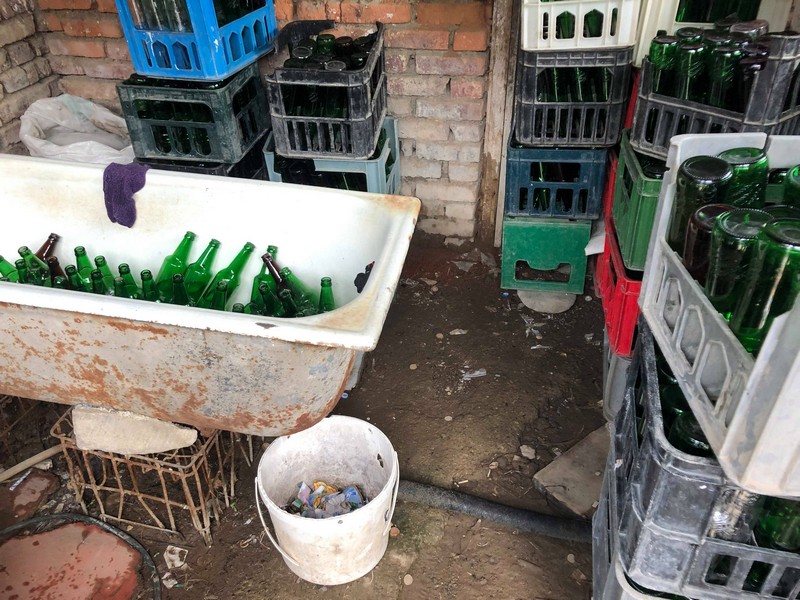 Bu şəraitdə limonad hazırlayıb satmaq istəyirdilər - FOTOLAR