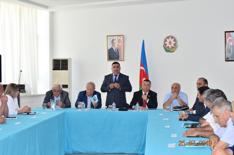 Deputat seçicisinə dəstək oldu  