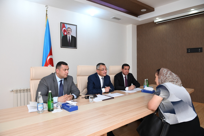 Rövşən Rzayev və müavini bölgələrdə vətəndaşları qəbul etdilər