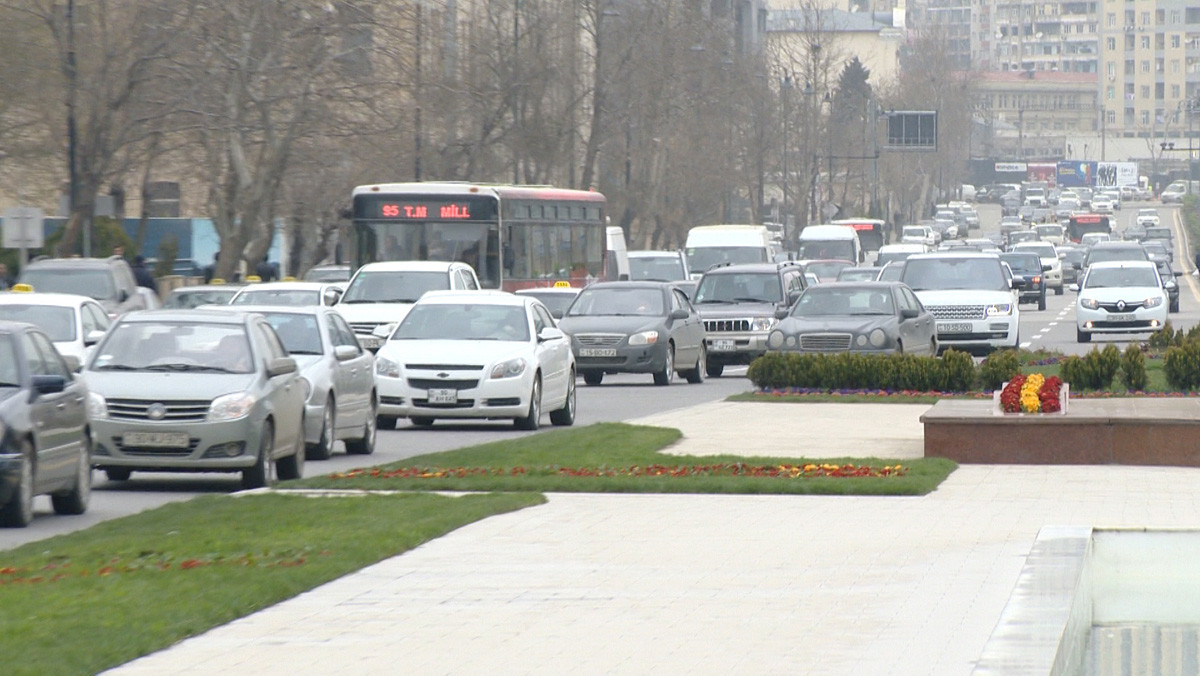 Azərbaycanda sərnişinlər ən çox hansı nəqliyyat növündən istifadə edir?  