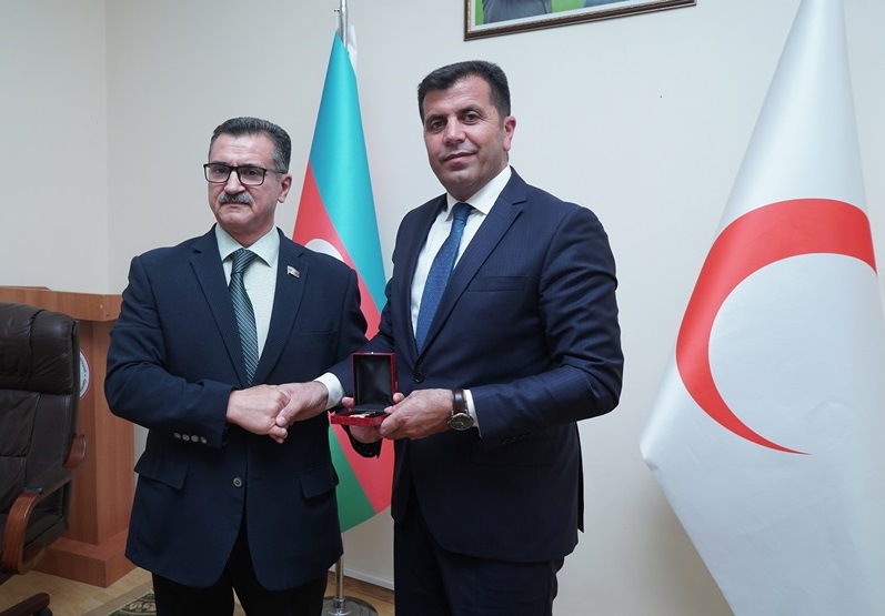 Qızıl Ayparadan medal - Modern.az yenə ilkə imza atdı - FOTOLAR