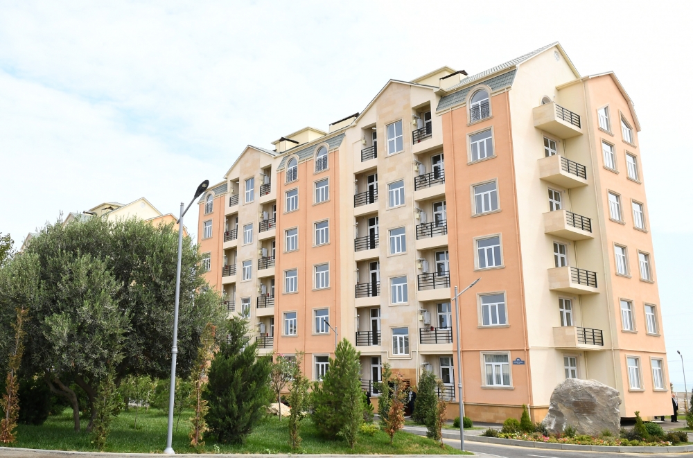 Pirallahıda qəzalı binaların sakinləri üçün yaşayış kompleksi tikilib