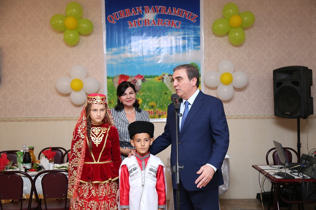 İcra başçısı  Gəncə Uşaq Evinə getdi - FOTO  