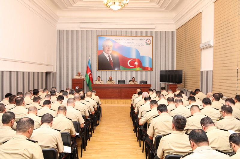 General müşavirə keçirdi - nöqsanlar müzakirə olundu