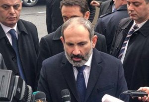 Rusiyalı ekspert: Paşinyan erməni xalqına vəd yox, hesabat verməlidir