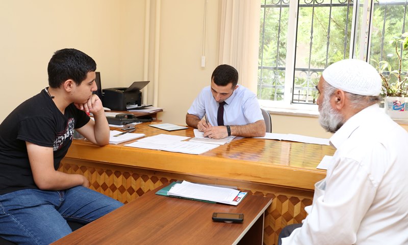 İlahiyyat İnstitutu yeni tələbələri qeydiyyatdan keçməyə çağırdı