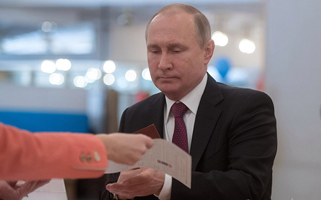Putin G7 sammitinə gedir