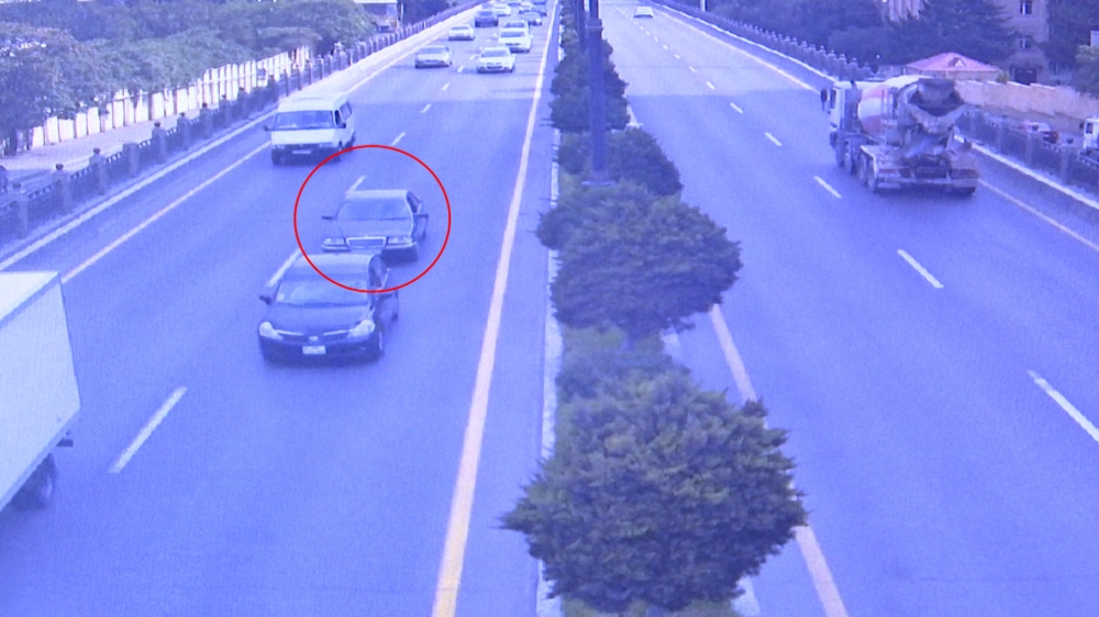 Yol polisi qayda pozan sürücünü süni tıxacla saxladı