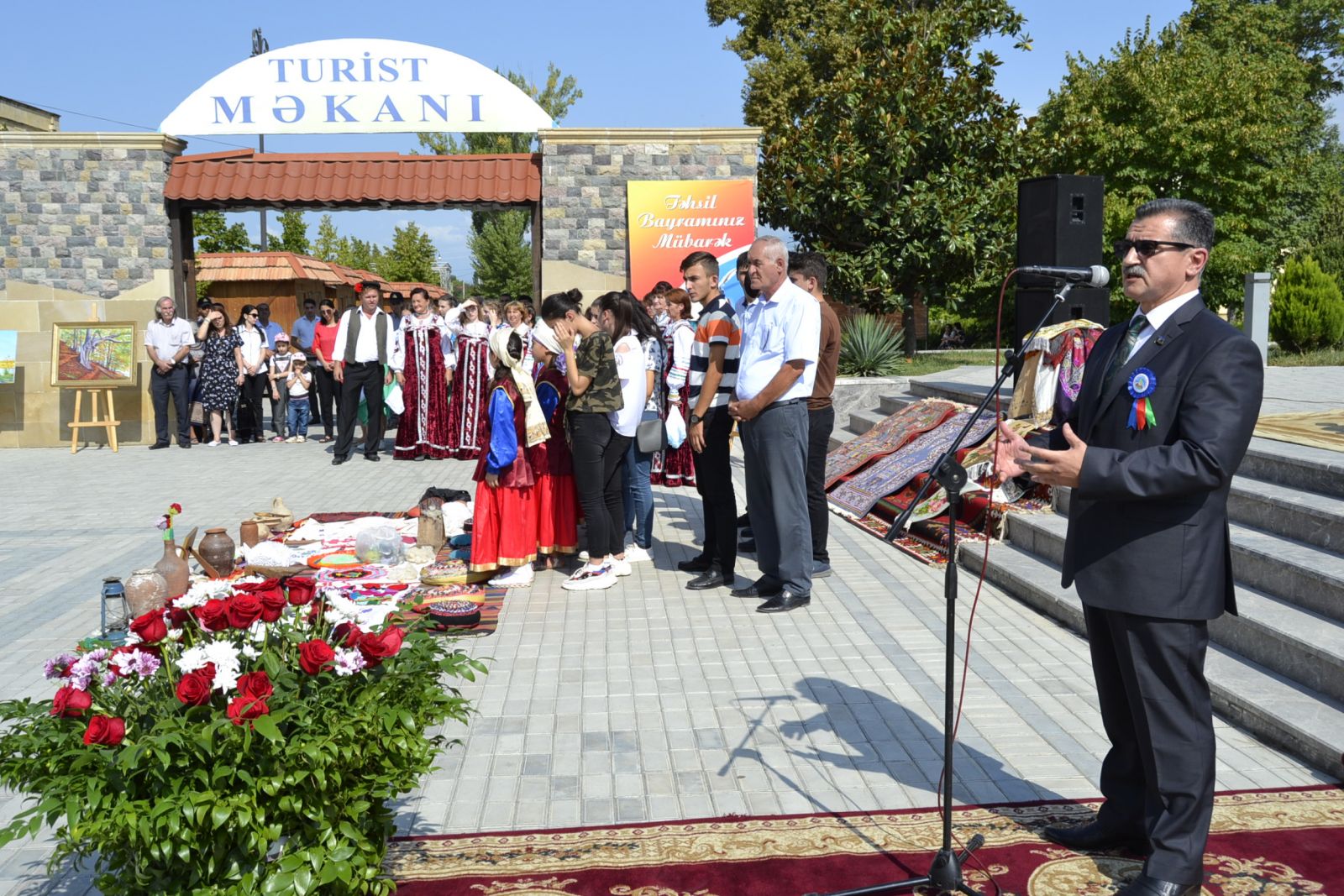 Deputat İsmayıllıda “Təhsil bayramı”nda  