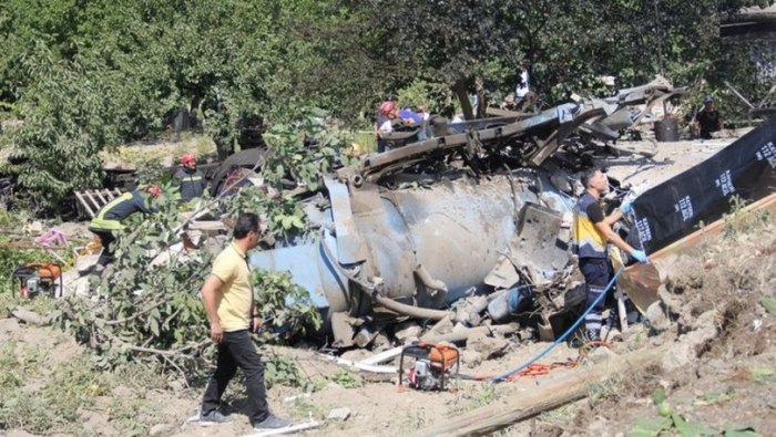Türkiyədə su maşını evin üstünə aşdı - Ölənlər var  